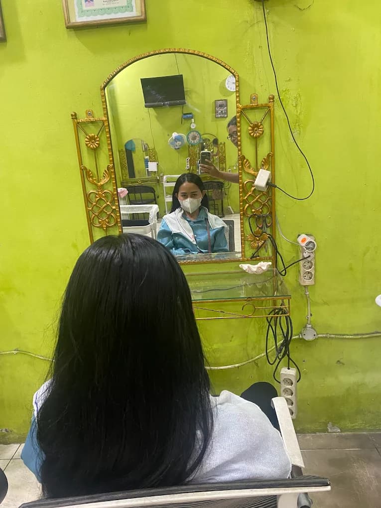 Tini Salon