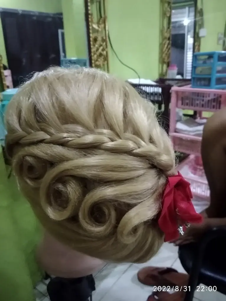 Tini Salon