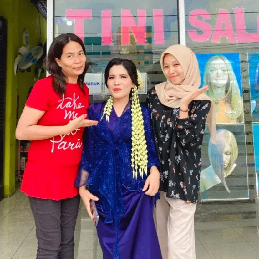 Tini Salon