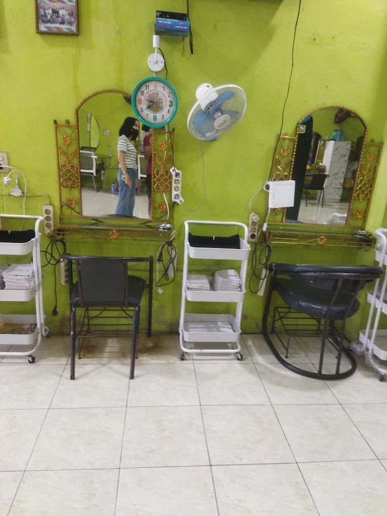 Tini Salon