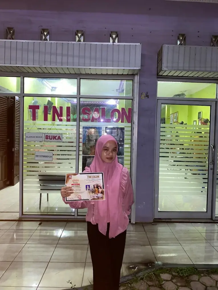 Tini Salon