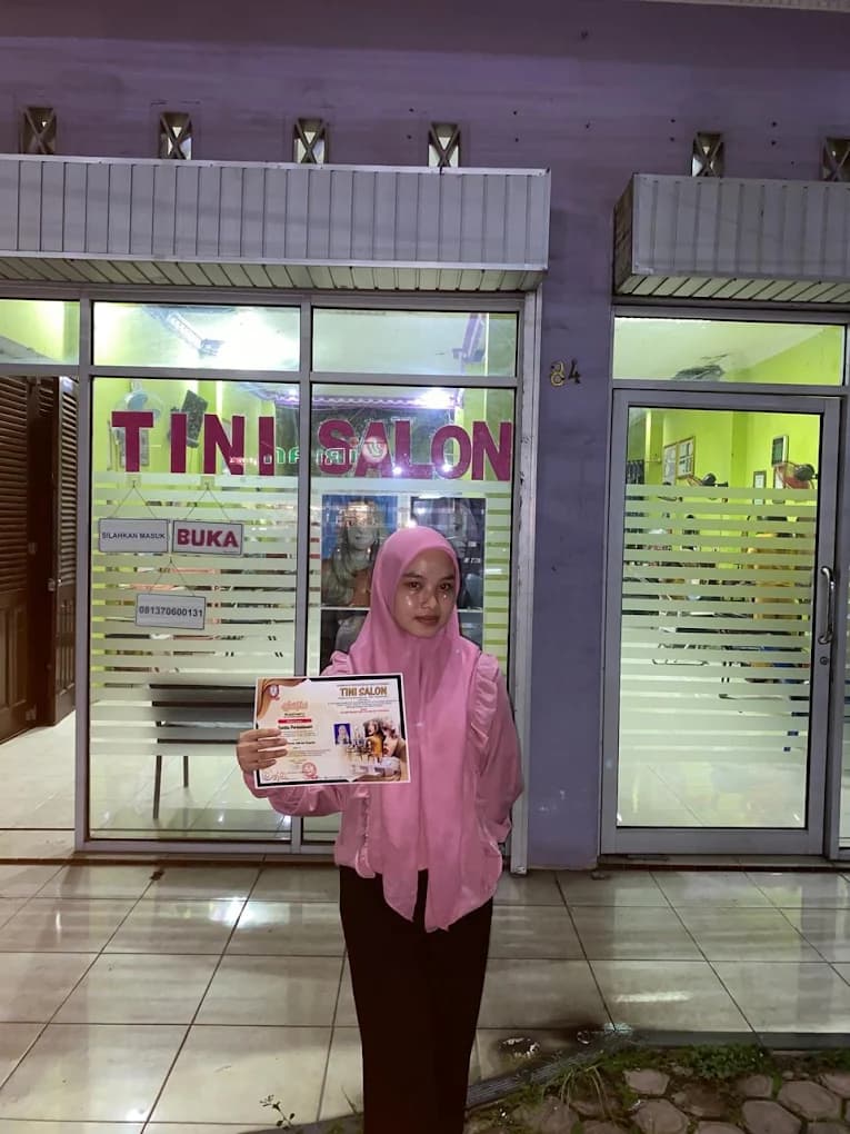 Tini Salon